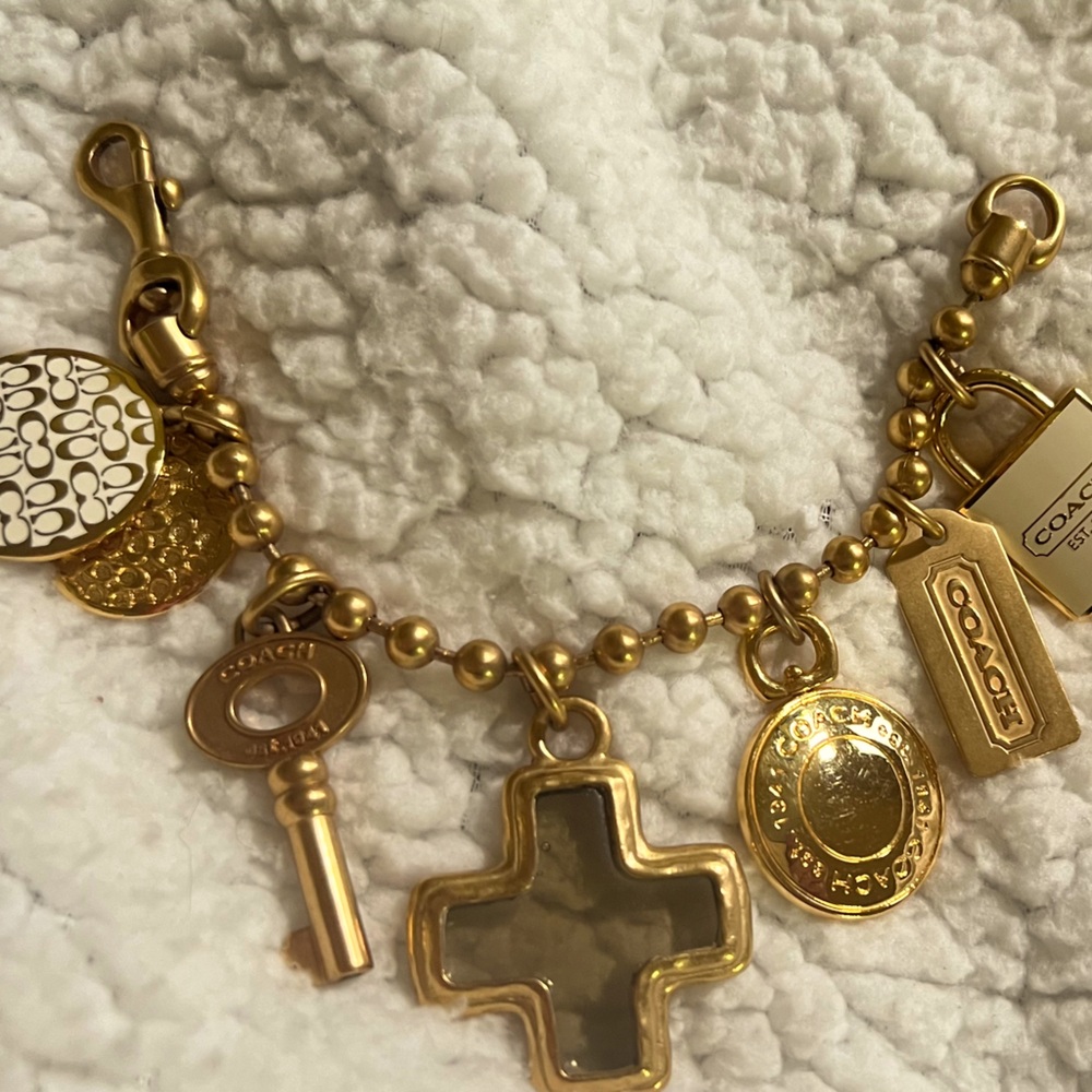 Coach Charm Bracelet Chunky Gold tone 7 1/2” long.  Tip to tip. VGC.